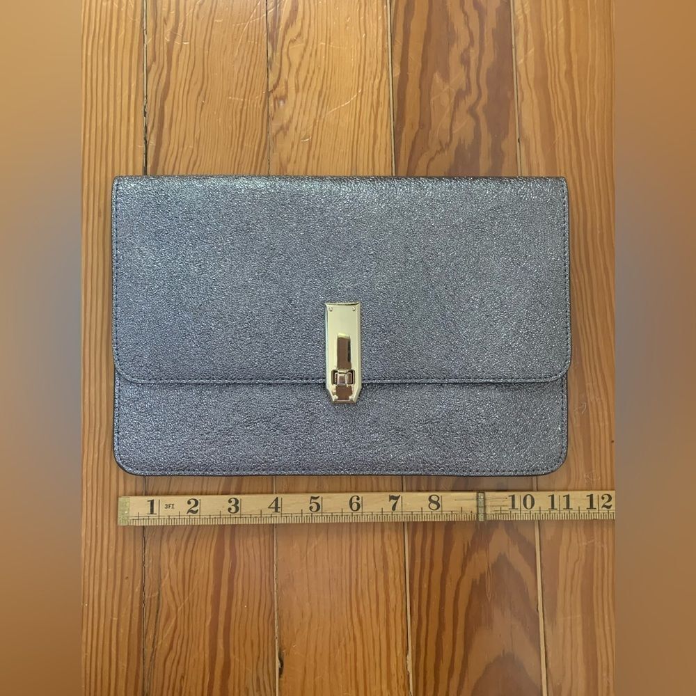 NWT Express Clutch - Picture 4 of 9